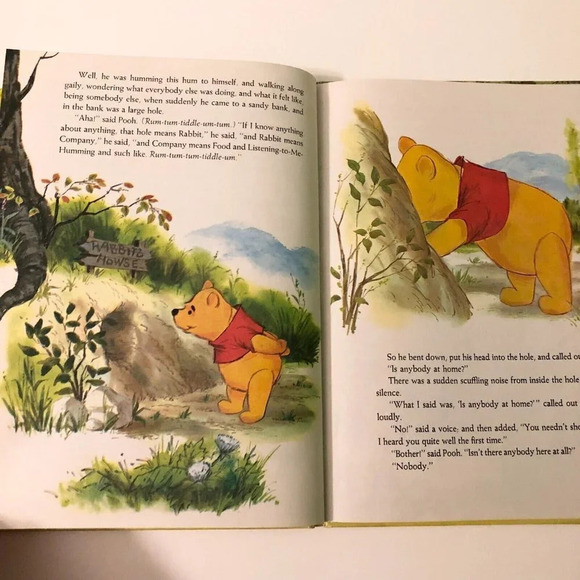 Vintage 1976 Walt Disneys Winnie The Pooh A Tight Squeeze  Golden Book - Picture 10 of 14